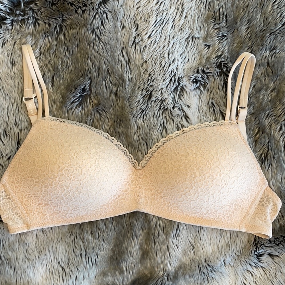 Pretty blush Aeries wireless bra